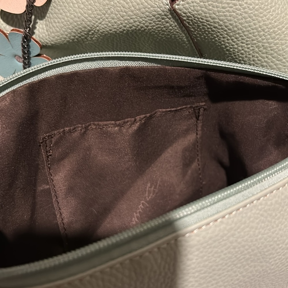 B.lush light green purse - Picture 7 of 8